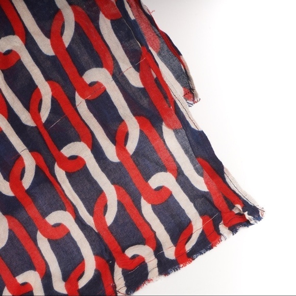 Red and Blue Chain Link Pattern Scarf​‎ - Picture 3 of 5